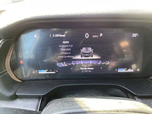 Used 2024 Jeep Grand Cherokee Limited w/ Black Appearance Package image 11