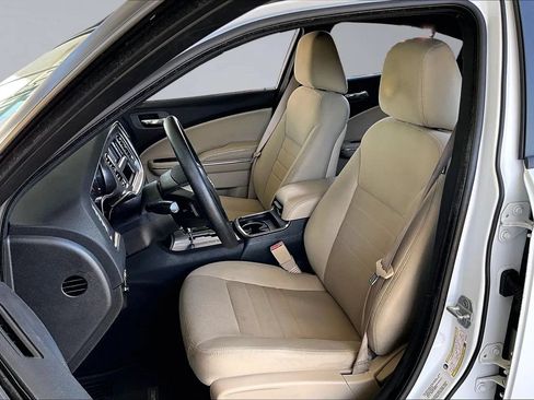 Used 2011 Dodge Charger SE RWD image 17
