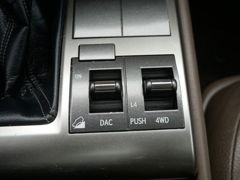 Used 2018 Lexus GX 460 image 18