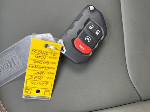 Used 2025 Jeep Gladiator Mojave image 23