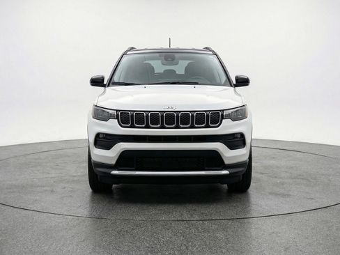 Used 2025 Jeep Compass Limited image 2