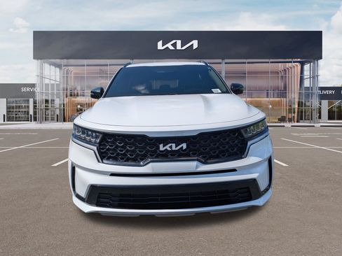 Certified 2023 Kia Sorento S FWD image 7