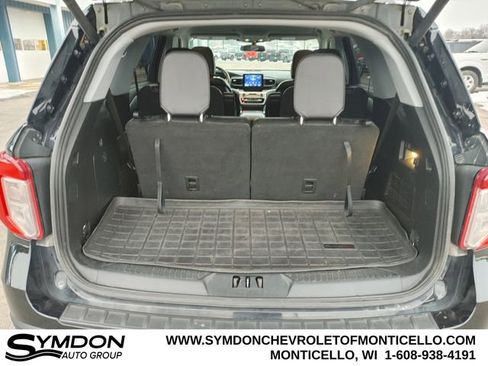 Used 2020 Ford Explorer XLT w/ Equipment Group 202A image 11