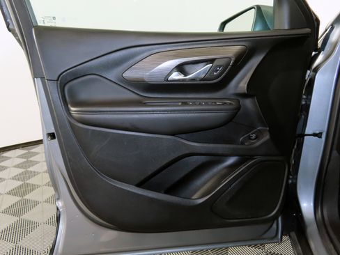 Used 2023 GMC Terrain SLE w/ Driver Convenience Package image 45