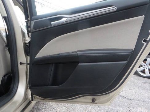 Used 2017 Ford Fusion S FWD image 19