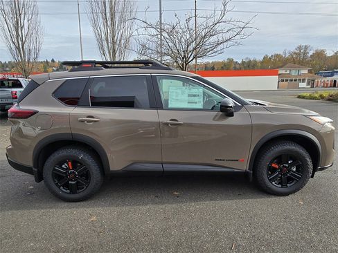 New 2026 Nissan Rogue Rock Creek image 4