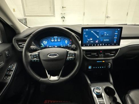 Used 2024 Ford Escape Platinum AWD/4WD image 15