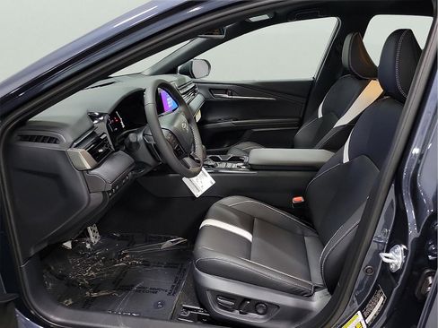 New 2026 Toyota Camry SE w/ Convenience Package FWD image 9