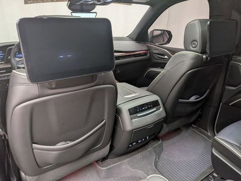 Certified 2024 Cadillac Escalade Premium Luxury w/ Performance Package AWD/4WD image 23