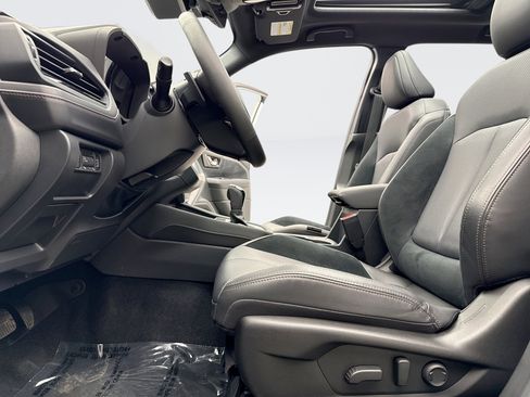 Used 2025 Subaru Forester Touring image 11