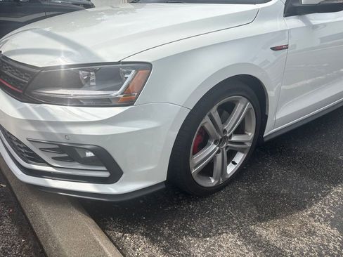 Used 2017 Volkswagen Jetta GLI FWD image 11
