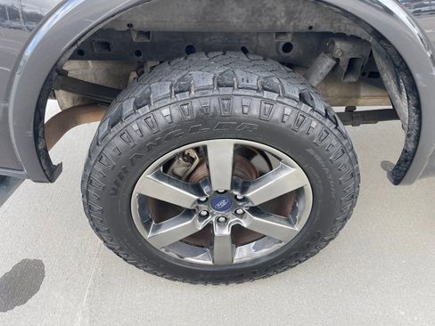 Used 2015 Ford F150 Lariat image 14