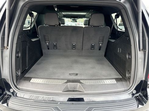 Used 2023 Chevrolet Suburban Z71 image 27