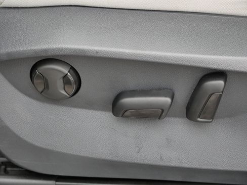 Certified 2023 Volkswagen Tiguan SE R-Line image 20