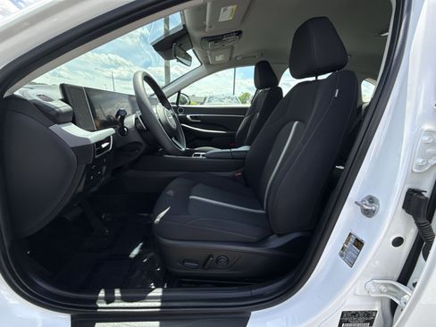 Certified 2025 Hyundai Sonata SEL FWD image 13