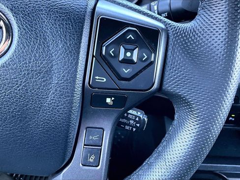 Used 2023 Toyota Tacoma TRD Off-Road w/ TRD Premium Off Road Package image 18