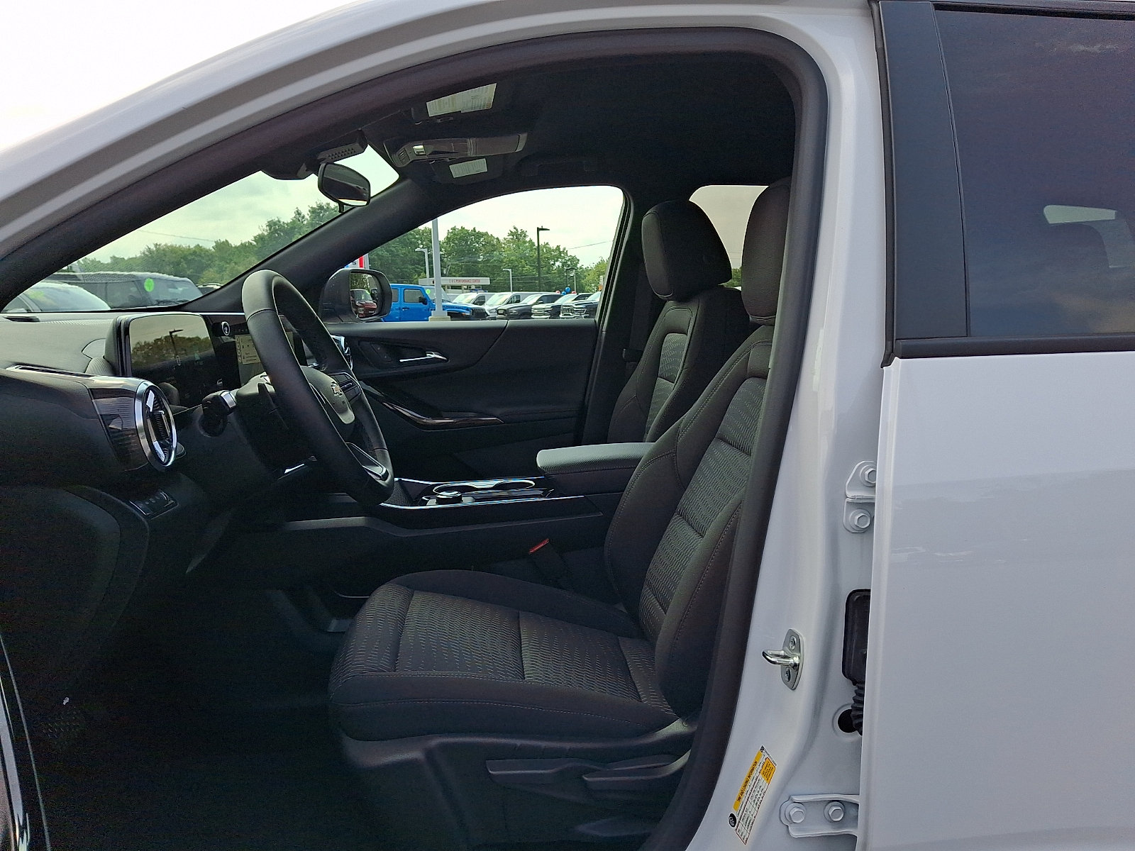 Certified 2026 Chevrolet Equinox LT AWD/4WD image 13