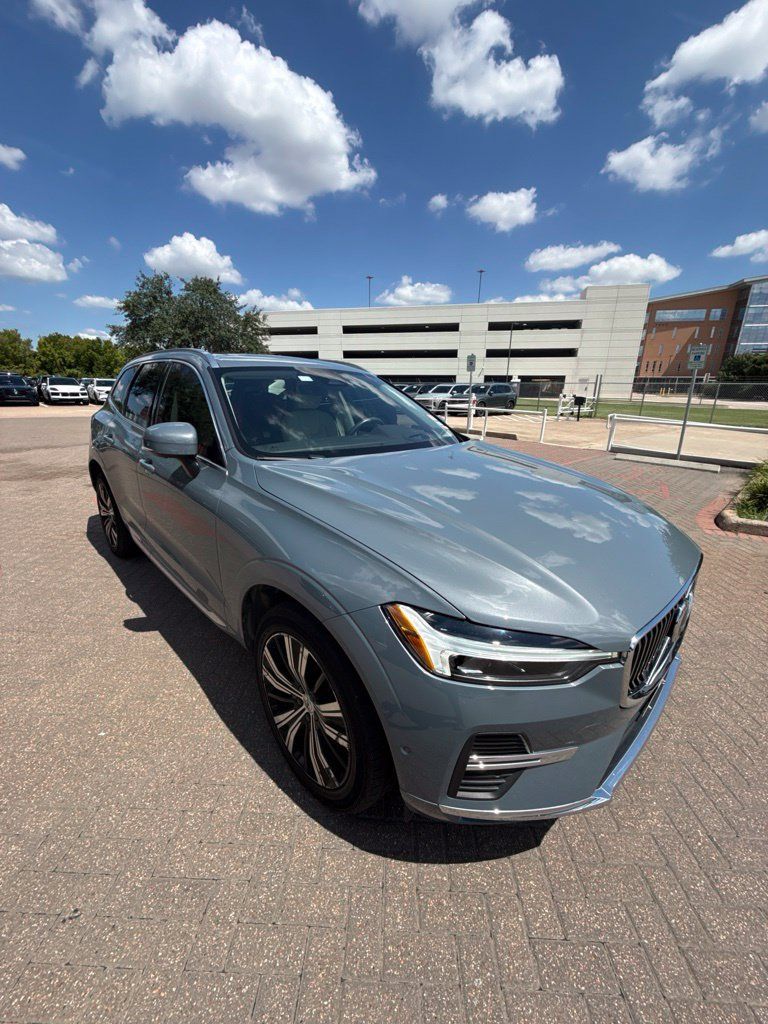 Used 2023 Volvo XC60 B5 Ultimate w/ Protection Package Premier AWD/4WD image 7