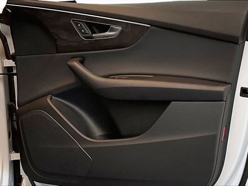 Certified 2023 Audi Q8 Premium w/ Convenience Package AWD/4WD image 23