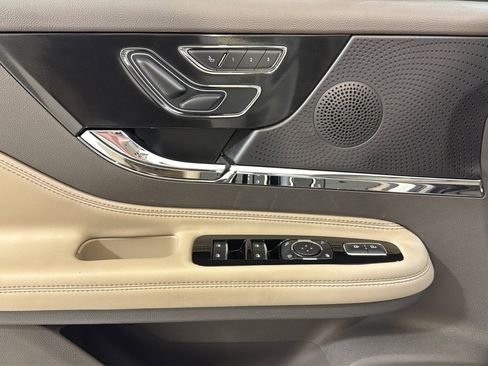 Used 2024 Lincoln Corsair Reserve FWD image 11
