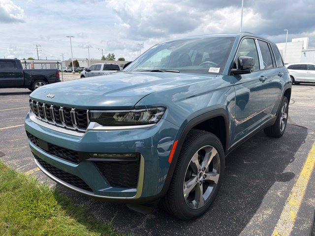 New 2026 Jeep Grand Cherokee Limited AWD/4WD image 3