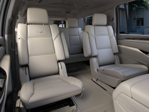 New 2026 Cadillac Escalade ESV Platinum Sport w/ LPO, ONYX Package AWD/4WD image 17