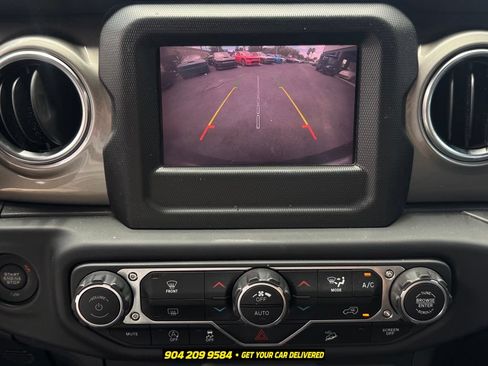 Used 2019 Jeep Wrangler Unlimited Sahara w/ LED Lighting Group AWD/4WD image 14