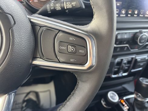 Used 2023 Jeep Wrangler Unlimited Sahara image 19