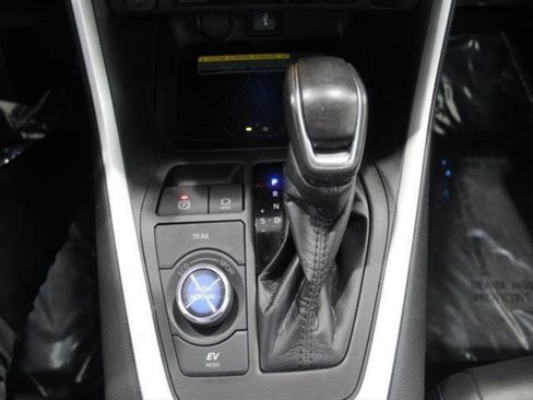 Used 2021 Toyota RAV4 XSE image 32