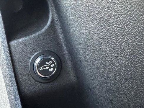 Used 2024 Cadillac XT4 Premium Luxury image 18