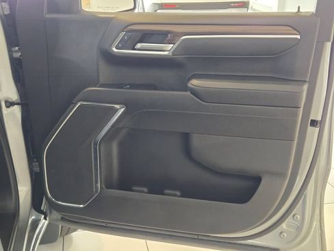 Used 2024 Chevrolet Silverado 1500 LT AWD/4WD image 5