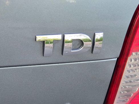 Used 2004 Volkswagen Passat GLS FWD image 3
