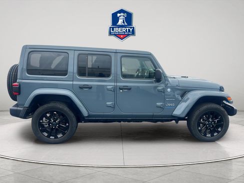 Used 2024 Jeep Wrangler Unlimited Sahara w/ Technology Group AWD/4WD image 13