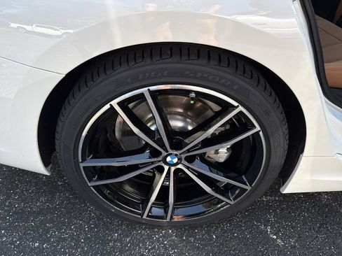 Used 2022 BMW 330i Sedan w/ M Sport Package RWD image 17