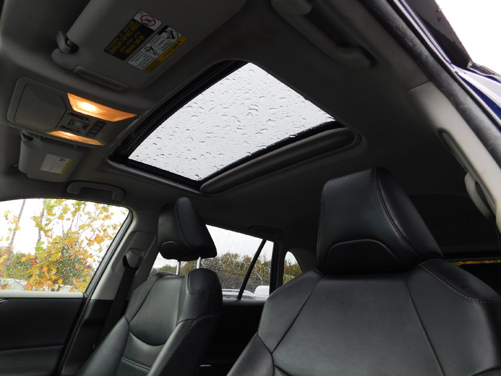 Used 2019 Toyota RAV4 XLE Premium w/ Cold Weather Package AWD/4WD image 21