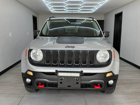 Used 2016 Jeep Renegade Trailhawk w/ Premium Trailhawk Package AWD/4WD image 13