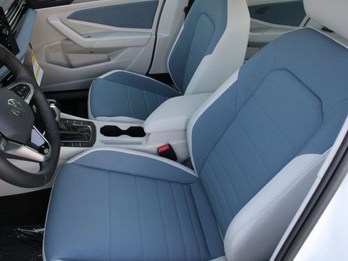New 2026 Volkswagen Jetta SE image 5