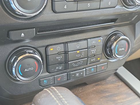 Certified 2018 Ford F150 Lariat image 19