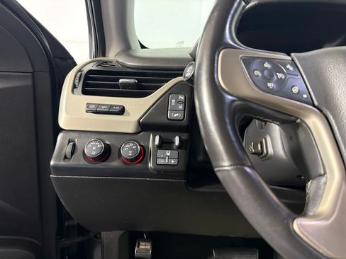 Used 2015 GMC Yukon Denali w/ Touring Package AWD/4WD image 13