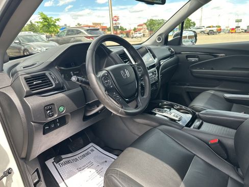 Used 2018 Honda Pilot Touring image 12