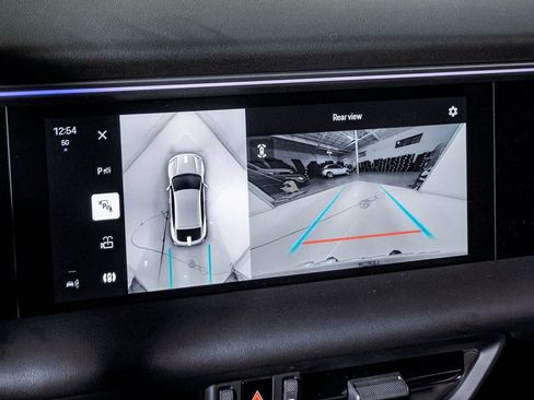 Certified 2025 Porsche Macan Electric image 23