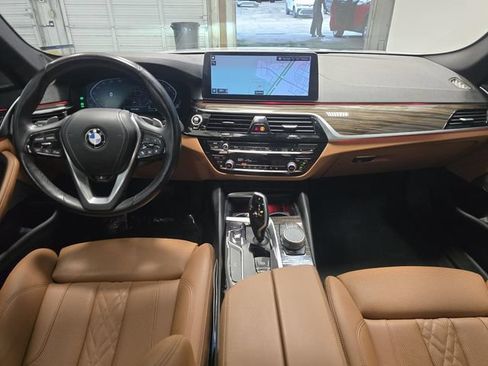 Used 2023 BMW 530i xDrive w/ Premium Package AWD/4WD image 11