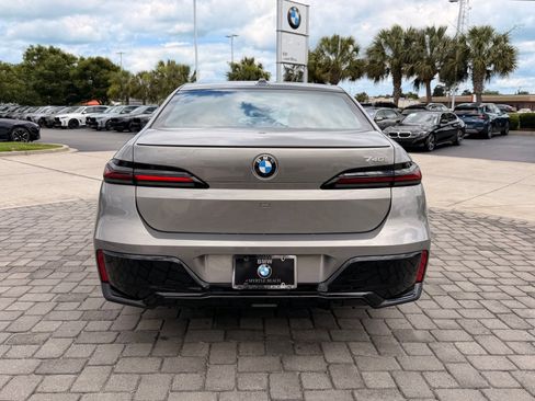 Used 2023 BMW 740i w/ Parking Assistance Package RWD image 10