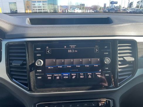 Used 2023 Volkswagen Atlas Cross Sport SE w/ Black Wheel Package image 28