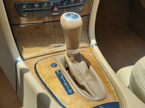 Used 2007 Mercedes-Benz E 550 Sedan image 28