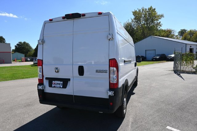 Used 2025 RAM ProMaster 2500 w/ Convenience Group FWD image 18