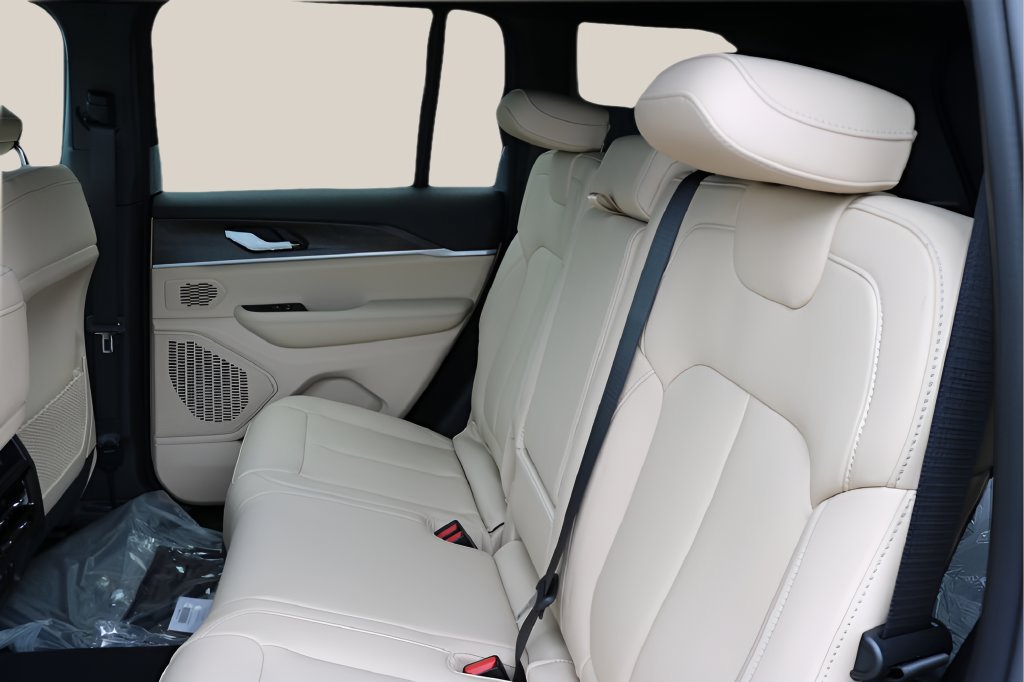 New 2026 Jeep Grand Cherokee Limited RWD image 15