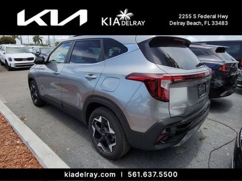 Used 2025 Kia Seltos EX w/ EX Sunroof Package FWD image 3