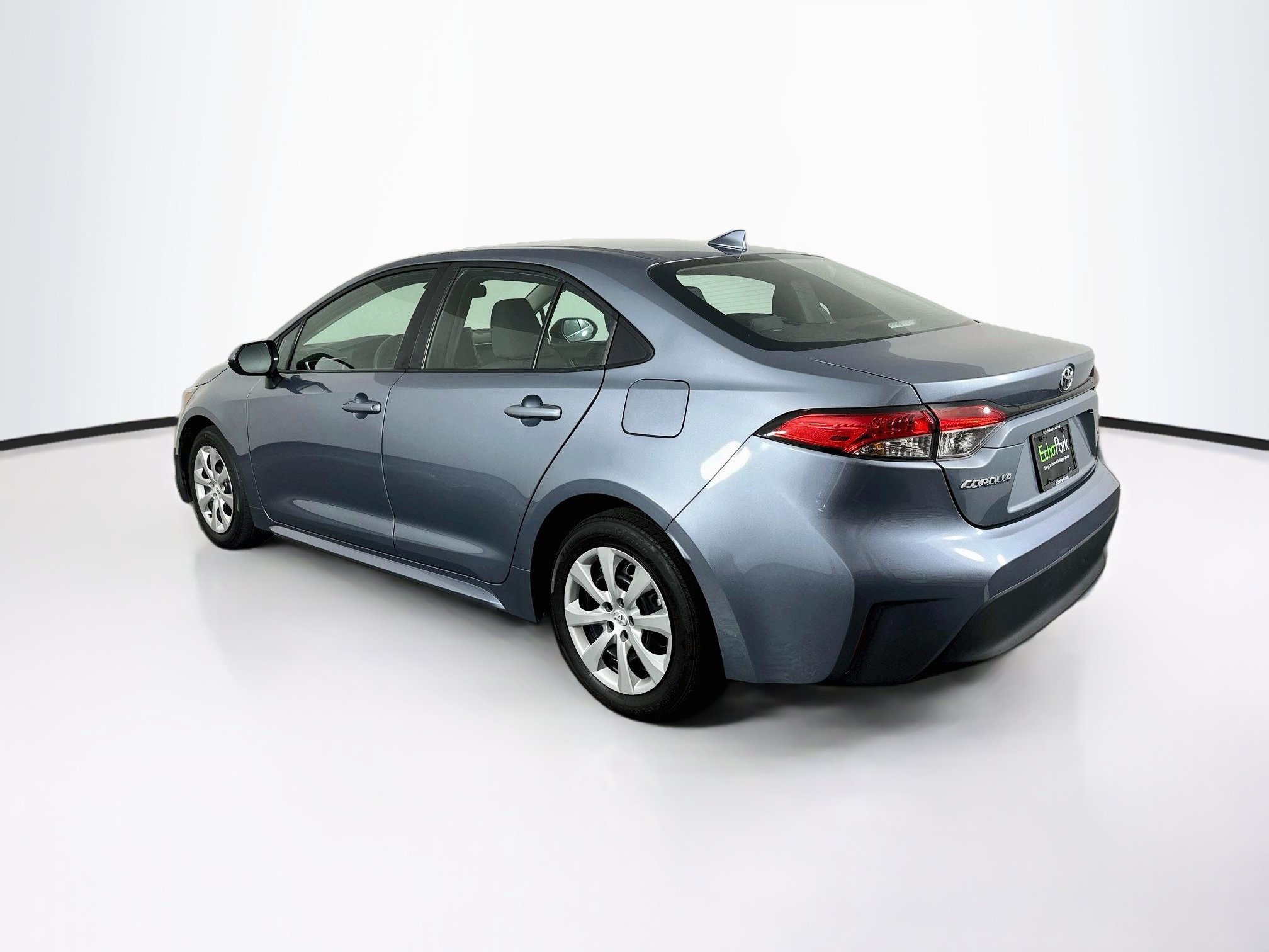 Used 2025 Toyota Corolla LE FWD image 5