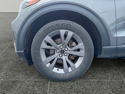 Used 2022 Ford Explorer XLT w/ Equipment Group 202A AWD/4WD image 10